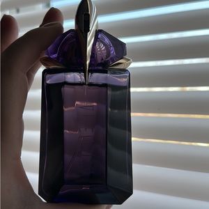 Mugler Alien perfume
